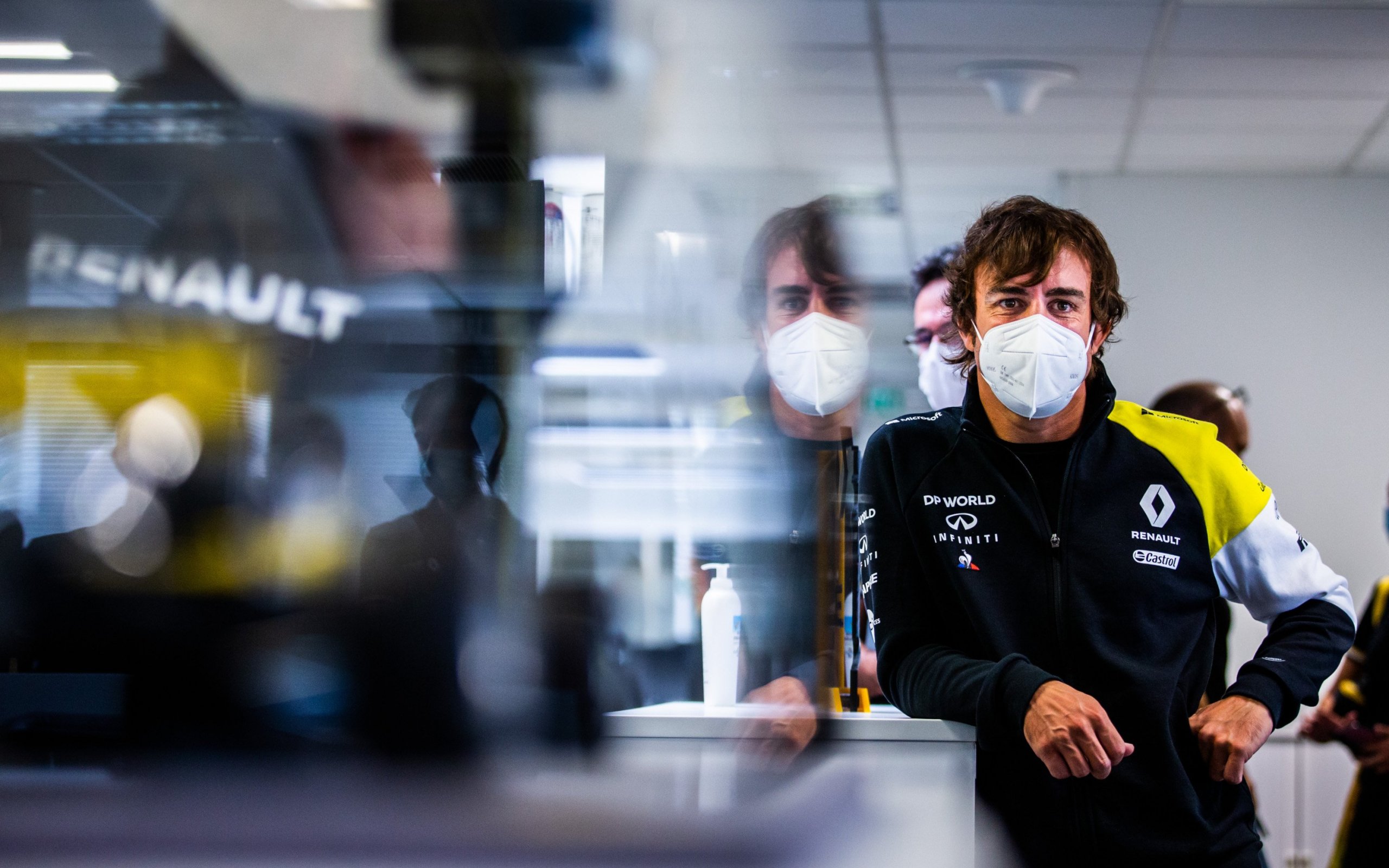 Alonso inlagd på sjukhus efter att ha blivit påkörd av bil